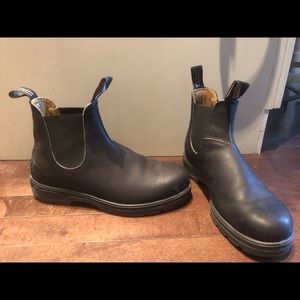Barely worn blundstones